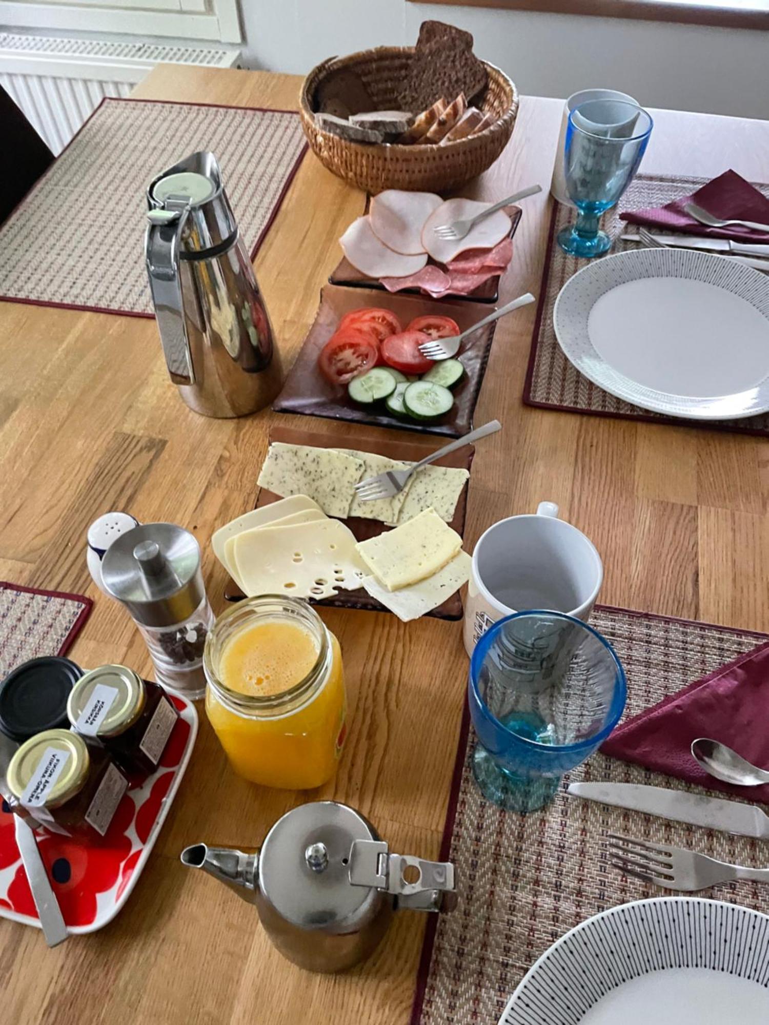 Helsinki Hallainvuori Yksityismajoitus Esterno foto